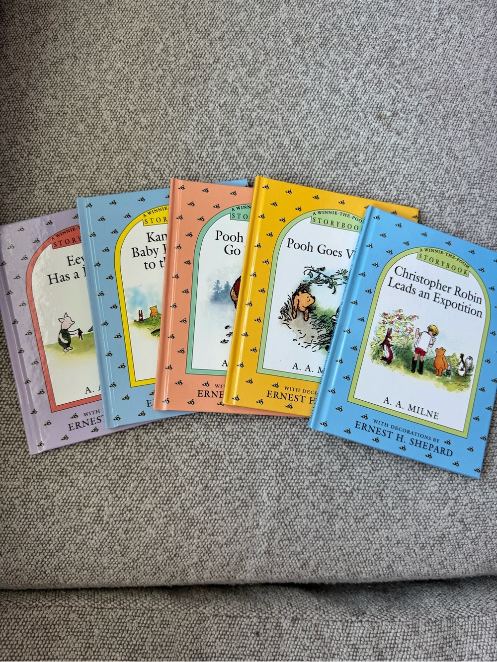Set of 6 Winnie-the-Pooh Storybook Classics - Pastel Covers